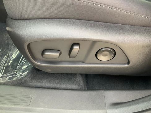 New 2026 Chevrolet Equinox LT w/ Convenience Package II image 28