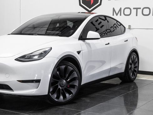 Used 2020 Tesla Model Y Performance image 10