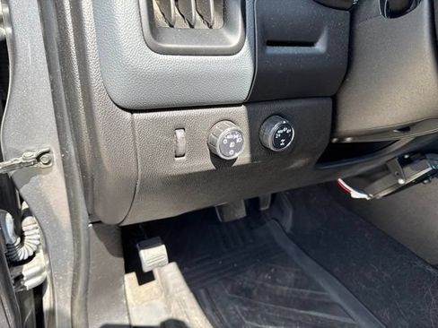 Used 2019 Chevrolet Colorado Z71 AWD/4WD image 25