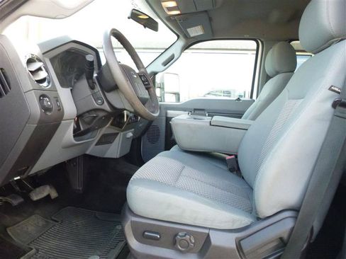 Used 2016 Ford F450 XLT w/ XLT Value Package AWD/4WD image 6