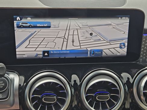 Used 2025 Mercedes-Benz GLB 250 image 19