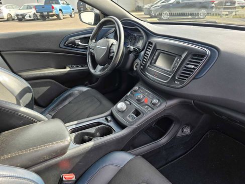 Used 2016 Chrysler 200 S FWD image 13