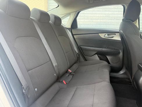 Used 2019 Kia Forte LXS FWD image 13