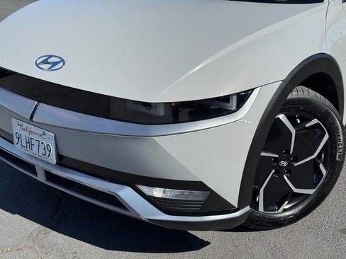 Used 2024 Hyundai Ioniq 5 SE image 3