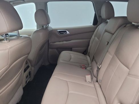 Used 2017 Nissan Pathfinder SL w/ SL Premium Package AWD/4WD image 18