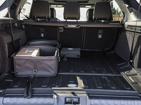 New 2026 Land Rover Discovery Limited Edition AWD/4WD image 26