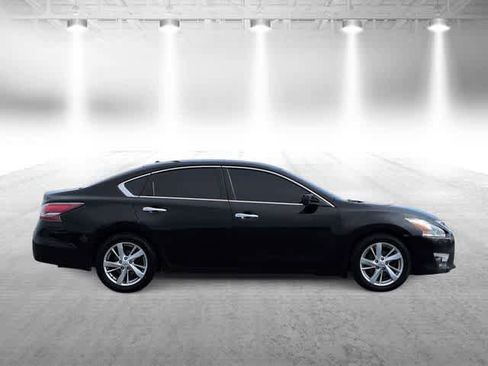 Used 2015 Nissan Altima 2.5 FWD image 9