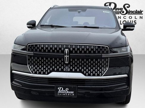 New 2025 Lincoln Navigator L Reserve image 2