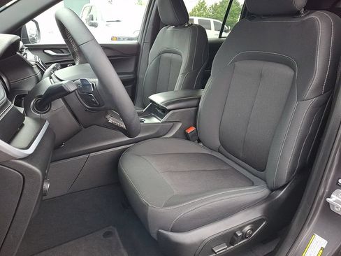 Used 2025 Jeep Grand Cherokee Laredo w/ Luxury Tech Group I AWD/4WD image 16