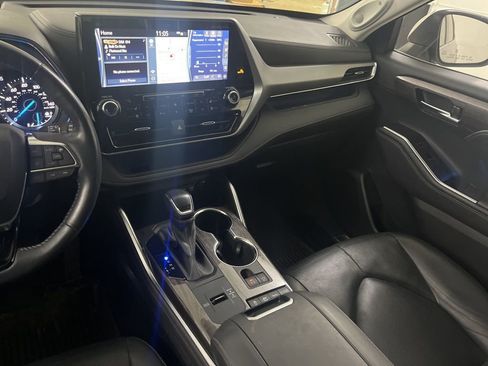 Used 2020 Toyota Highlander Platinum image 27