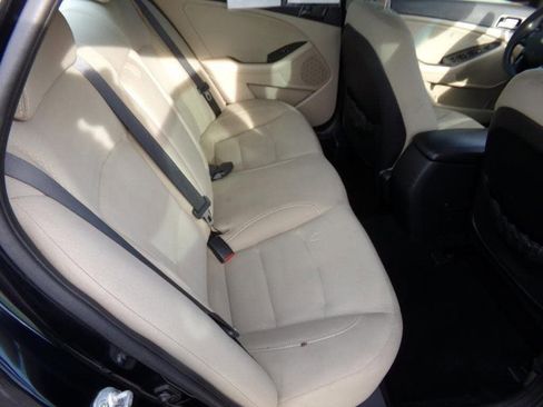 Used 2012 Kia Optima LX w/ Convenience Pkg image 6