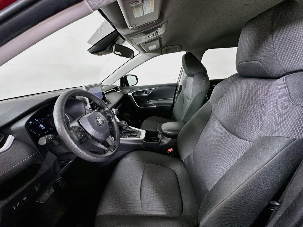 Certified 2025 Toyota RAV4 XLE FWD image 21