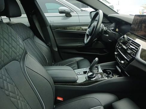 Used 2023 BMW M550i xDrive w/ Executive Package AWD/4WD image 13