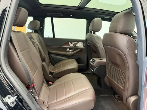 Used 2021 Mercedes-Benz GLS 450 4MATIC image 19