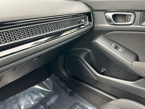 Used 2023 Honda Civic Sport image 17