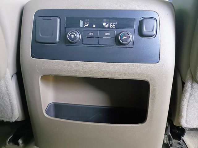 Used 2015 Chevrolet Suburban LT RWD image 55