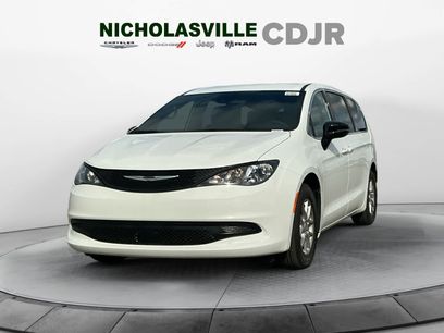 New 2025 Chrysler Voyager LX