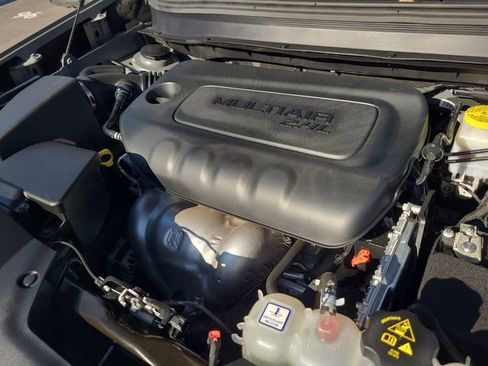 Used 2023 Jeep Cherokee Altitude Lux image 23