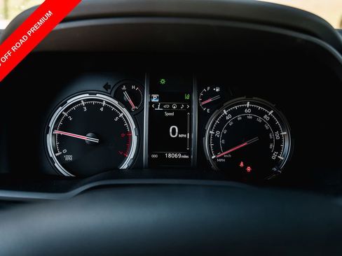 Certified 2024 Toyota 4Runner TRD Off-Road Premium w/ Off Road Premium Plus Package AWD/4WD image 15