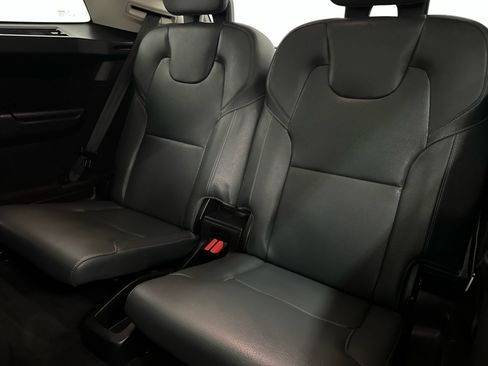 Used 2020 Volvo XC90 T6 Momentum w/ Protection Package Premier image 17