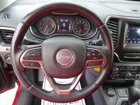 Used 2019 Jeep Cherokee 4WD Latitude image 13