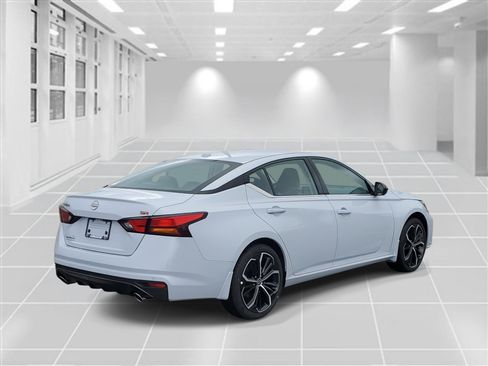 New 2025 Nissan Altima 2.5 SR image 5
