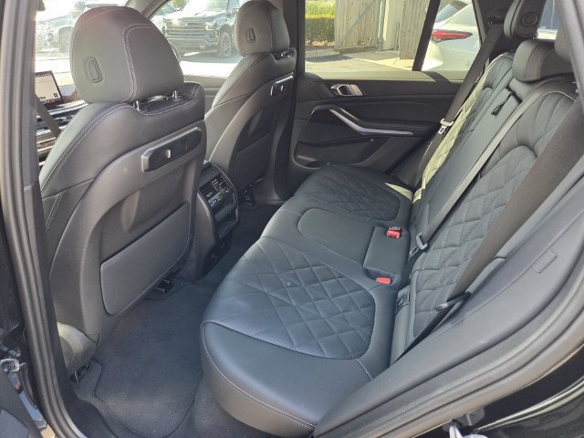 Used 2024 BMW X5 xDrive50e w/ Parking Assistance Package AWD/4WD image 11