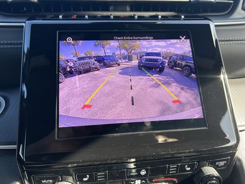 New 2025 Jeep Grand Cherokee Altitude image 31