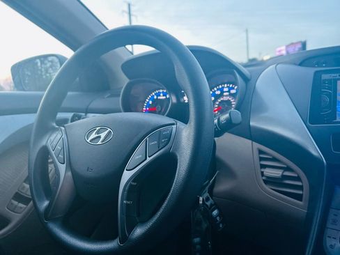 Used 2013 Hyundai Elantra GLS w/ Preferred Pkg image 21