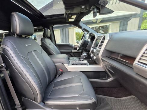 Used 2016 Ford F150 Platinum w/ Equipment Group 701A Luxury AWD/4WD image 11