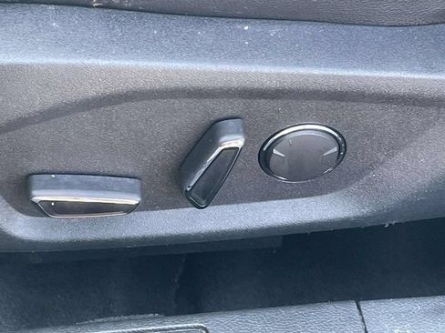 Used 2014 Ford Fusion SE w/ Equipment Group 202A FWD image 17