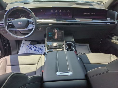 Certified 2026 Cadillac Escalade Sport w/ Touring Package AWD/4WD image 18