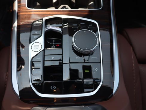 Used 2026 BMW X5 xDrive50e w/ M Sport Package image 13