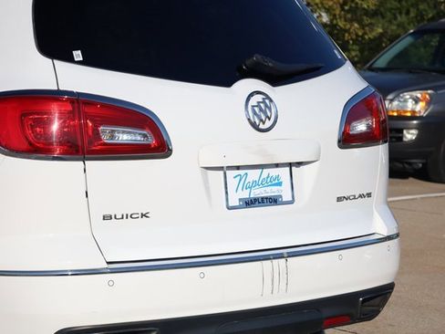 Used 2017 Buick Enclave Leather image 7