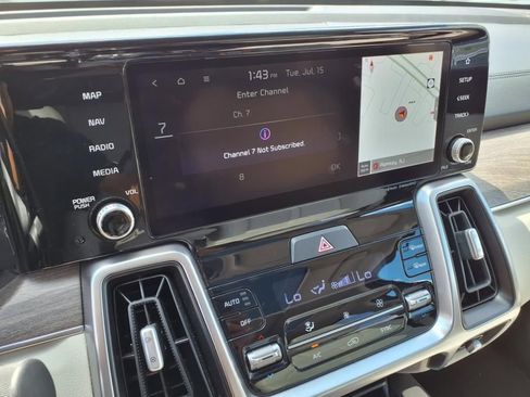 Certified 2022 Kia Sorento S w/ Panoramic Sunroof Package image 15