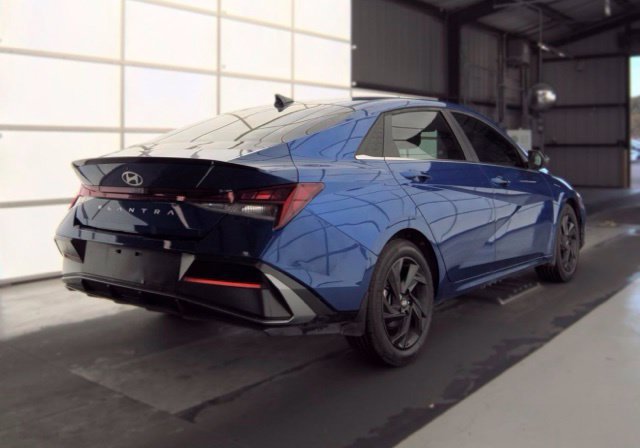 Used 2026 Hyundai Elantra SEL Sport Premium FWD image 4
