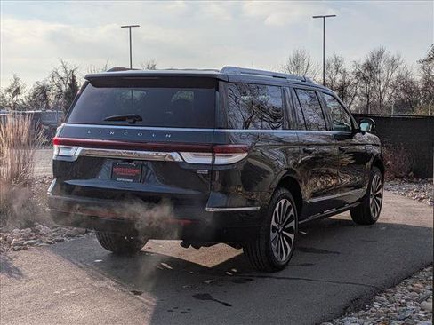 Used 2022 Lincoln Navigator L Reserve image 5
