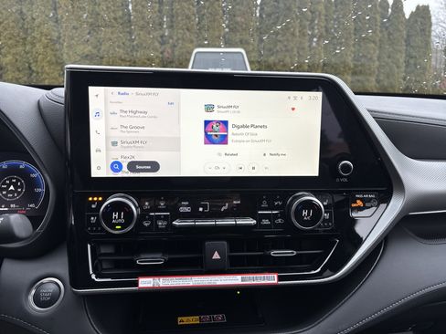 Certified 2026 Toyota Highlander Platinum image 28