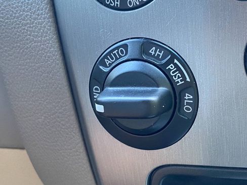 Used 2013 Nissan Armada SV AWD/4WD image 30