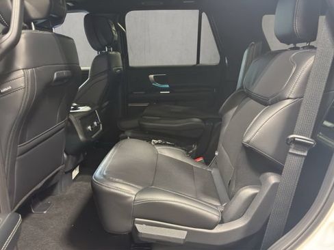 New 2027 Ford Expedition Platinum w/ Stealth Appearance Package AWD/4WD image 6