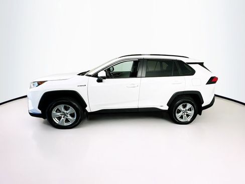 Used 2019 Toyota RAV4 XLE AWD/4WD image 4