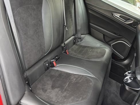 Used 2017 Alfa Romeo Giulia Quadrifoglio image 23