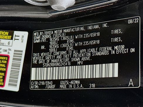 Used 2022 Toyota Highlander XLE image 12