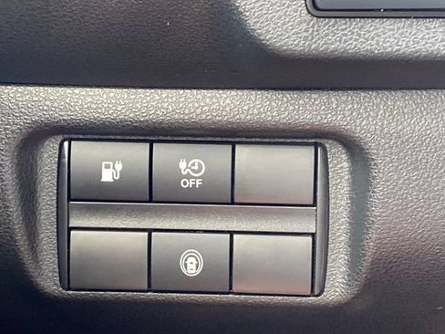 Used 2025 Nissan Leaf S FWD image 14
