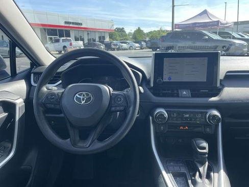 Used 2024 Toyota RAV4 XLE FWD image 19