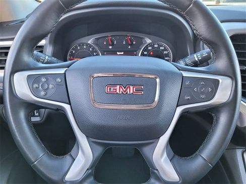 Used 2023 GMC Acadia SLT image 31