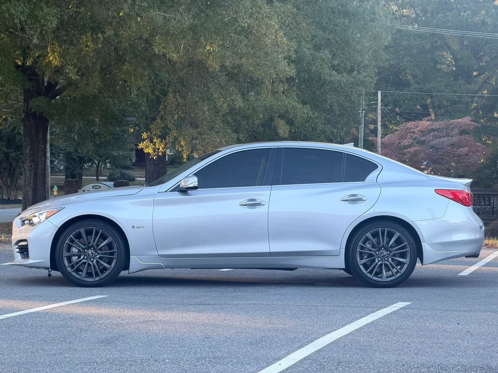 Used 2016 INFINITI Q50 Red Sport 400 AWD/4WD image 5