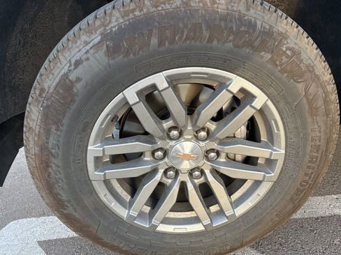 Used 2025 Chevrolet Colorado LT w/ Advanced Trailering Package image 10