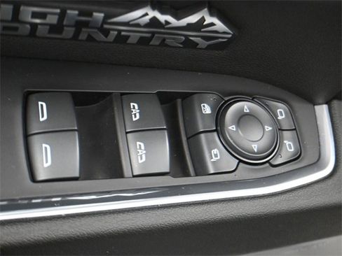Used 2024 Chevrolet Silverado 1500 High Country image 12
