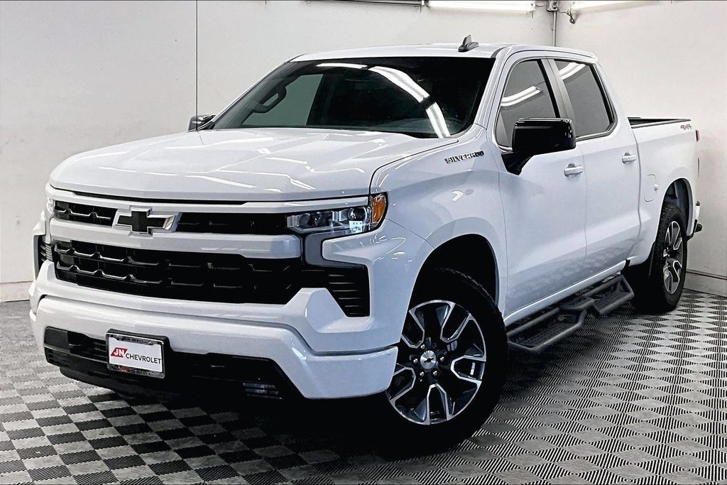 Used 2024 Chevrolet Silverado 1500 RST AWD/4WD image 1